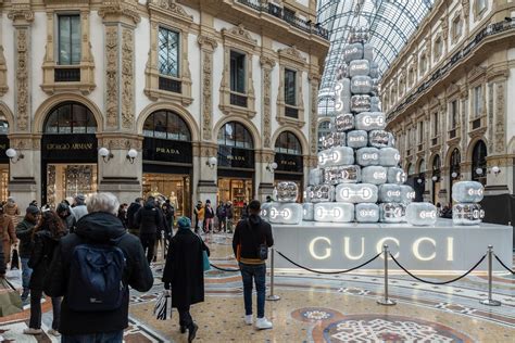 albero gucci duomo|Milano, l'albero di Natale 2023 in Galleria è firmato Gucci.